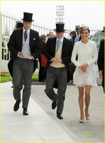  Derby दिन At Epsom Downs Racecourse 2011