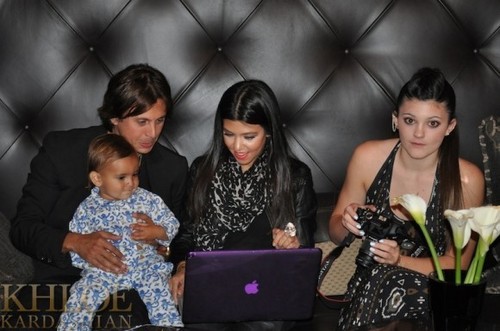  Kardashian Family رات کے کھانے, شام کا کھانا