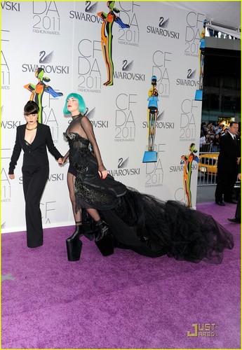  Lady Gaga - CFDA Fashion Awards 2011