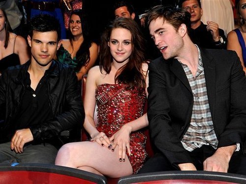  엠티비 Movie Awards (June 5, 2011)