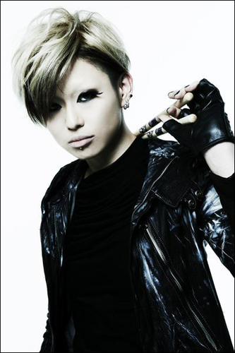  Mally (exist†trace)