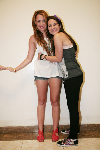  Miley - Meeting fan Backstage in Panama City, Panama (24th May 2011)