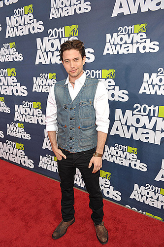 More pics of Jackson at MTV Movie Awards Arrivals