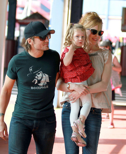  Nicole Kidman and Keith Urban at Chelsea Piers with Sunday Rose