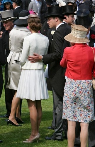  Prince William and Kate Middleton at the Epsom Derby