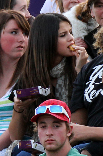  Selena - Watching Justin Bieber's putbol Game In Stratford, Ontario - June 03, 2011