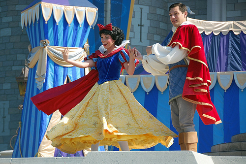  snow white and prince at disneyworld