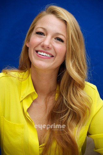  Blake Lively: “Green Lantern” Press Conference in Beverly Hills, Jun 8