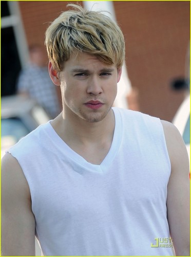  Chord Overstreet is Brad Pitt in 'Thelma & Louise' Spoof!