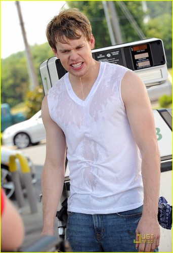  Chord Overstreet is Brad Pitt in 'Thelma & Louise' Spoof!