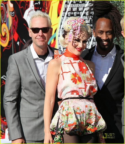 Gwen Stefani: Charity Tea Party at Royal-T!