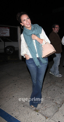 Jennifer Love Hewitt enjoys a night out in Hollywood, Jun 9 