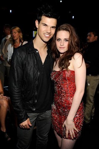  Kristen and Taylor at the MMA