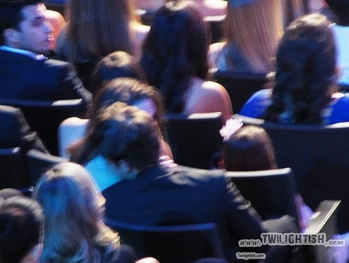  NEW Robsten pictures from the 2011 엠티비 Movie Awards!!!