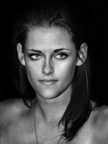 New Gorgeous photoshoots stills of Kristen Stewart from Stockholm Event