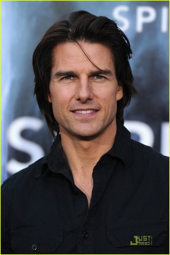 Tom Cruise: 'Super 8' Premiere with Elle Fanning!