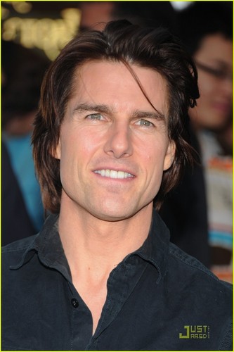  Tom Cruise: 'Super 8' Premiere with Elle Fanning!