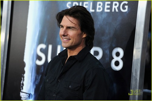  Tom Cruise: 'Super 8' Premiere with Elle Fanning!