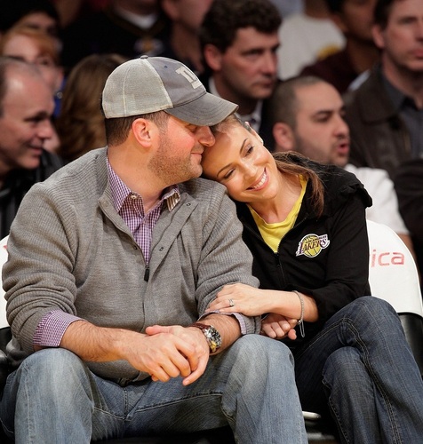  Alyssa - celebridades At The Lakers Game, February 26, 2010