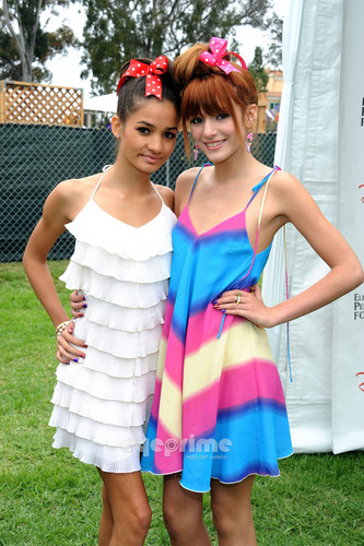  Bella Thorne: A Time For ヒーローズ Event in L.A