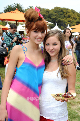  Bella Thorne: A Time For 히어로즈 Event in L.A
