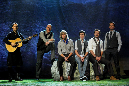 Celtic Thunder (official page)
