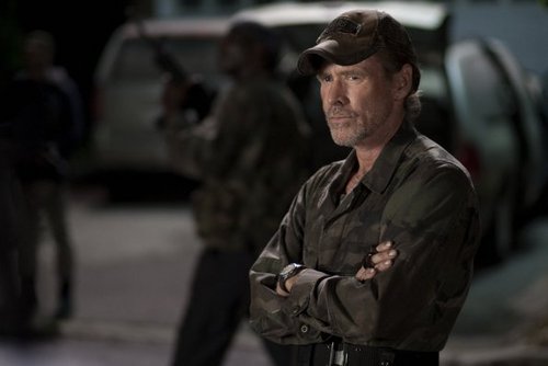  Falling Skies - Episode 1.01 - The Armory - Promotional 写真