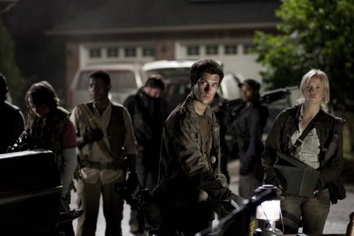  Falling Skies - Episode 1.01 - The Armory - Promotional mga litrato