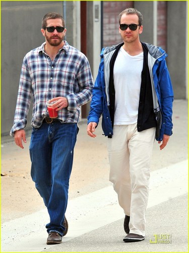 Jake Gyllenhaal Lunches with Peter Sarsgaard