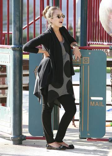 Jessica - At the park in Beverly Hills - June 12, 2011