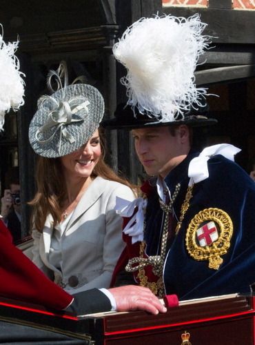  Kate Middleton and Prince William Don Fancy Hats For lebih Royal Duties / princewilliamnews.tumblr.co