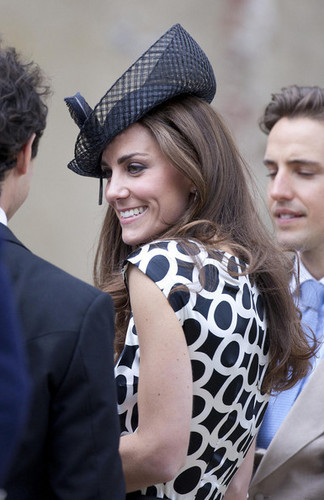  Kate Middleton and sister Pippa Middleton attend the wedding of Sam Waley-Cohen