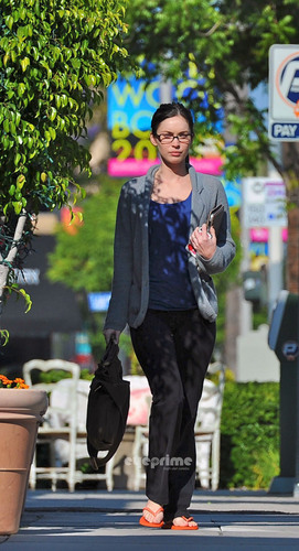  Megan 狐狸 spotted out in Studio City, Jun 13