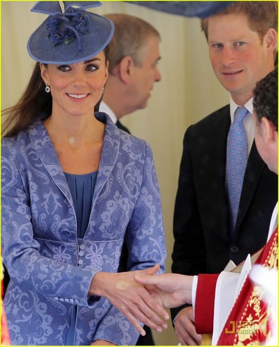  Prince William & Kate: Sunday Church with Prince Harry!