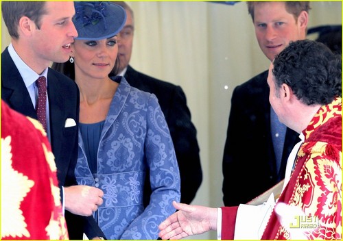  Prince William & Kate: Sunday Church with Prince Harry!