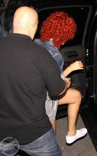  Rihanna and erpel, drake out and about in Montreal - June 10, 2011