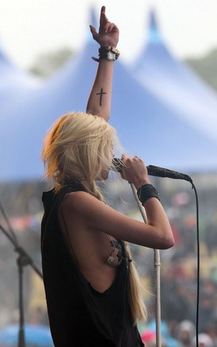  Taylor Momsen at Download Festival (June 12).