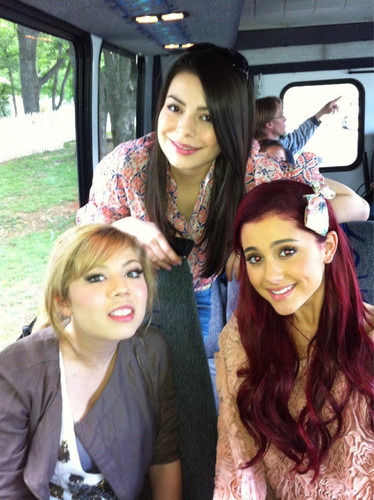  Ariana with دوستوں