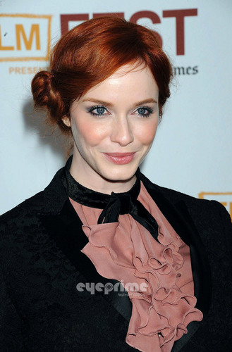  Christina Hendricks arrives at the “Drive” Gala Premiere in L.A, June 17