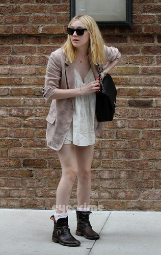  Dakota Fanning was spotted arriving at her Hotel in Tribeca, Jun 16
