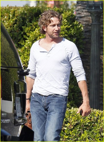  Gerard Butler: My Amore Life Is Terrible!