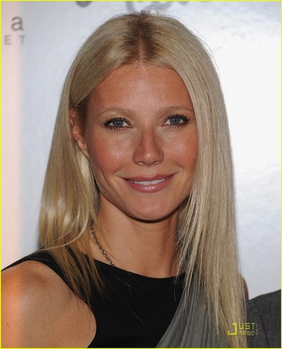  Gwyneth Paltrow: Bent On Learning Benefit!
