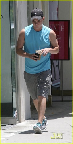  Jesse McCartney: 'Wanted' In Beverly Hills