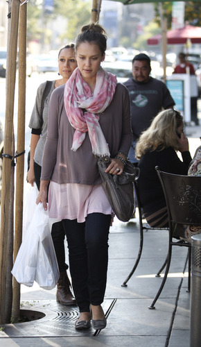  Jessica - Shopping at Bodhi boom Bookstore in Beverly Hills - June 16, 2011
