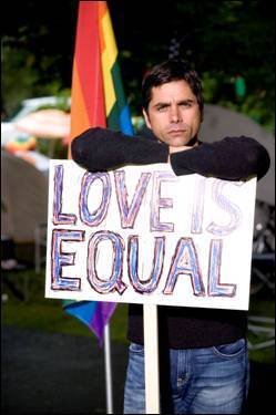  Любовь is Equal