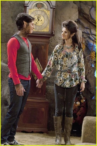  New stills of Selena Gomez from Wizards of Waverly Place