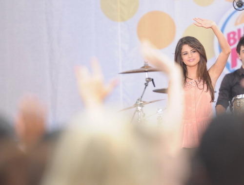 Selena - Good Morning America Summer Concert Series - June 17, 2011