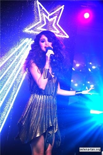  Selena - 'Love आप Like a प्यार Song' संगीत Video Stills 2011