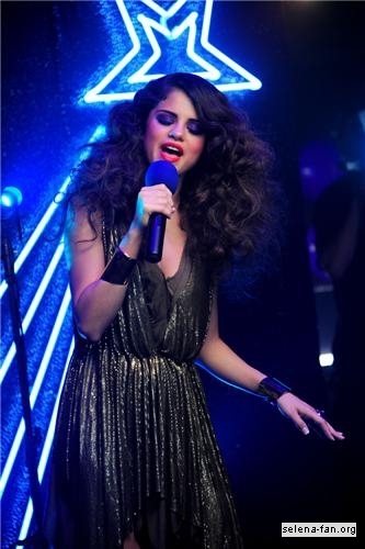  Selena - 'Love toi Like a l’amour Song' musique Video Stills 2011