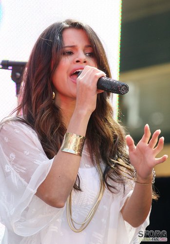  Selena - Monte Carlo Mall Tour: Santa Monica - June 13, 2011